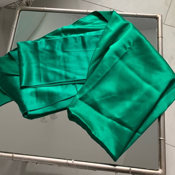 Holiday Green multi-top/skirt - Picture 4 of 6